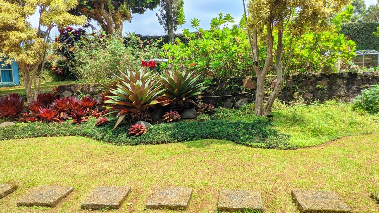 Garden Villas Cipanas Sindanglaya Esterno foto
